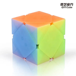 QiYi QiCheng Skewb, a unique and smooth 3x3 skewb puzzle with a vibrant design.