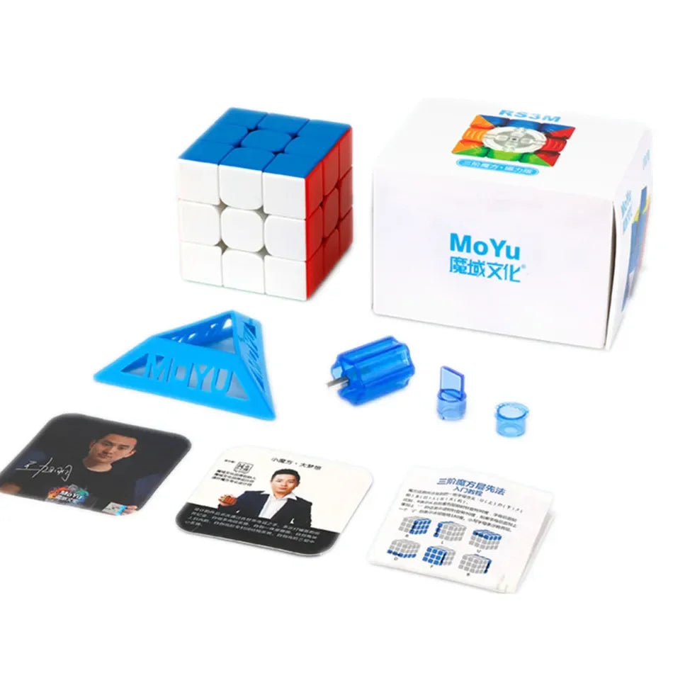 MoYu RS3M 2020, a high-quality magnetic 3x3 speed cube known for its smooth performance and fast turning.